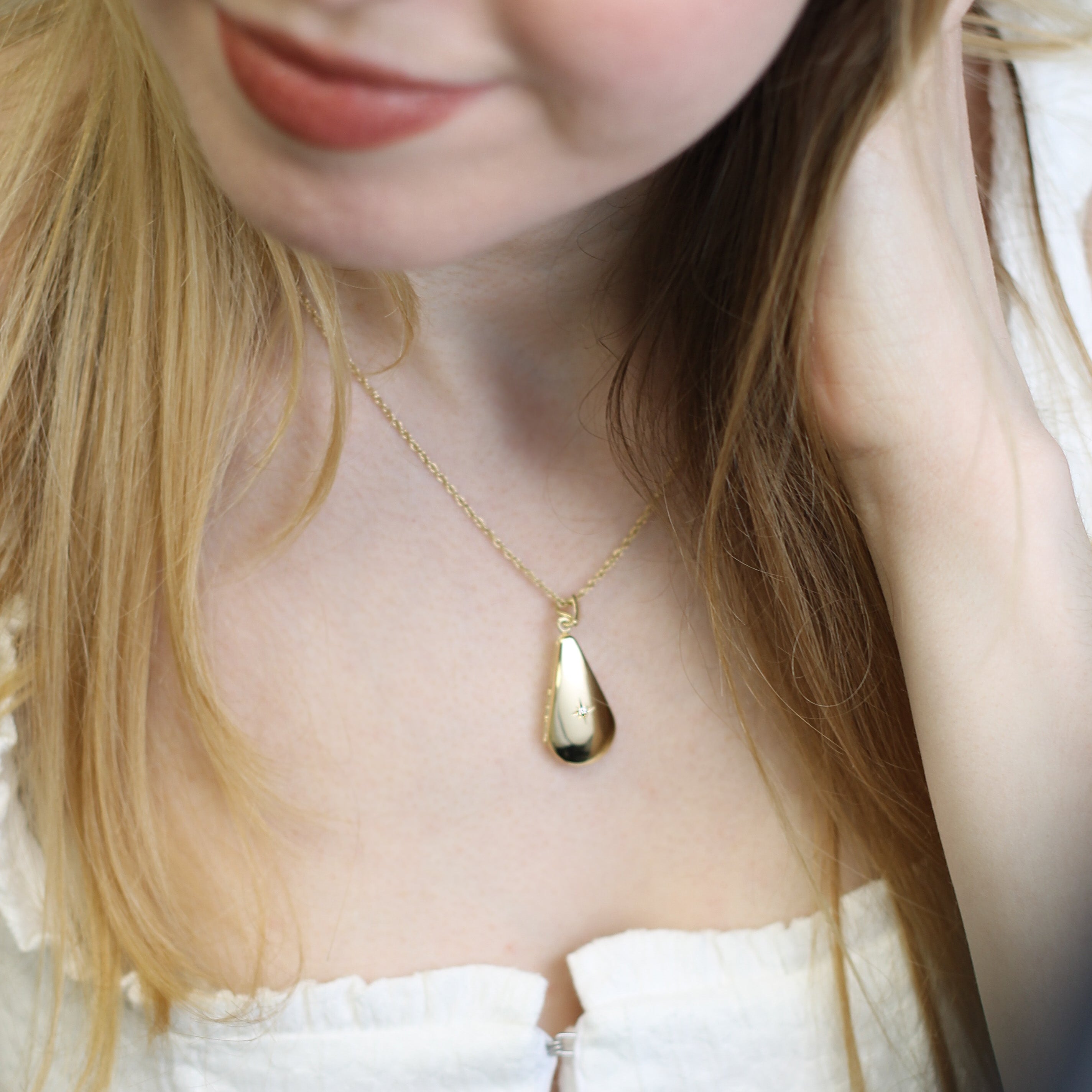 Product title: Diamond Teardrop Locket, product type: Locket