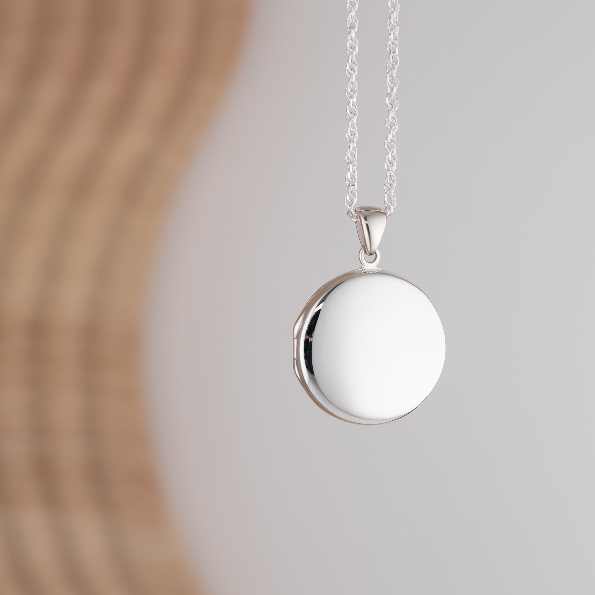 Product title: Silver Plain Round Locket, product type: Locket