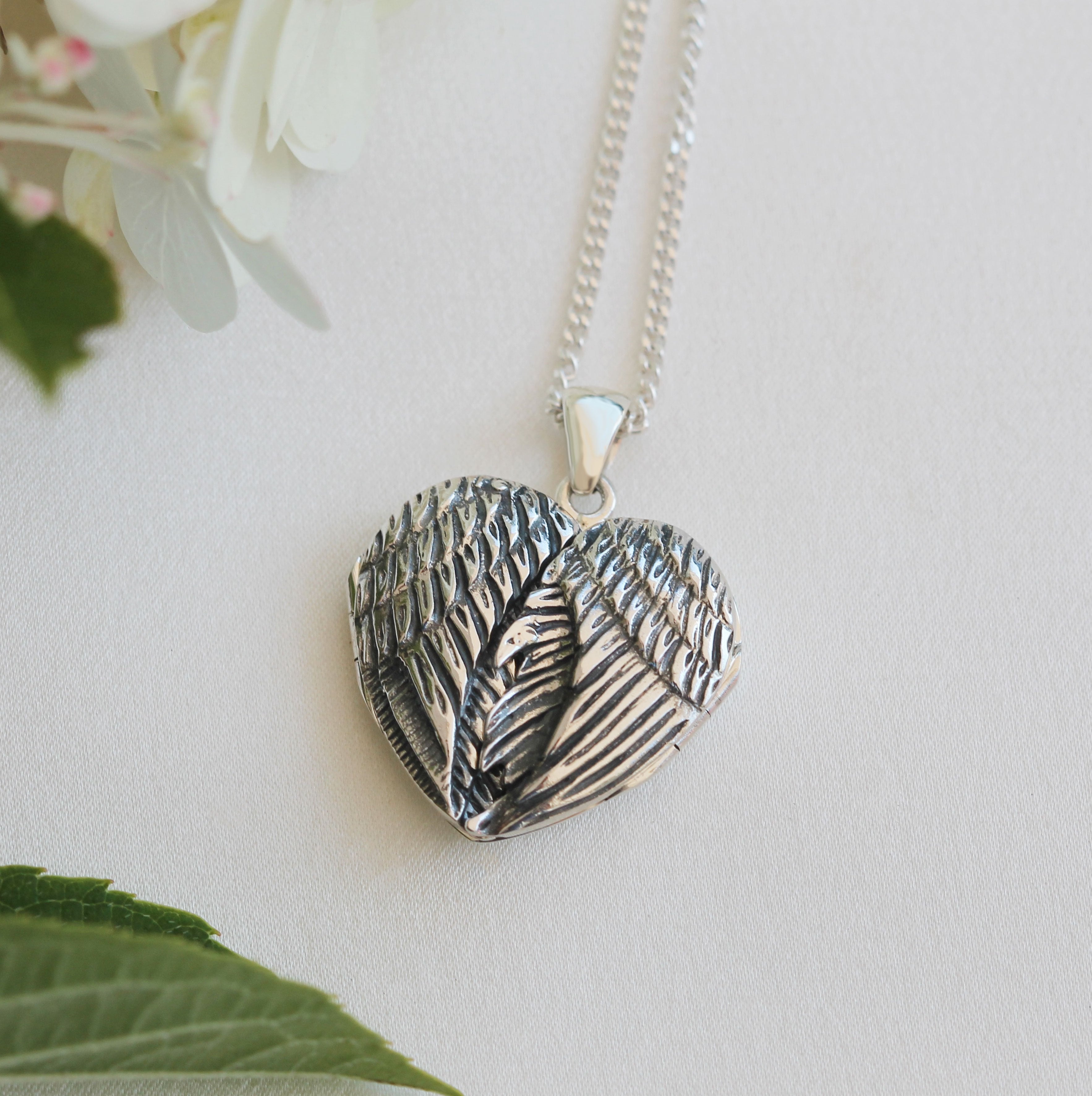 Product title: Angel Wings Locket, product type: Locket