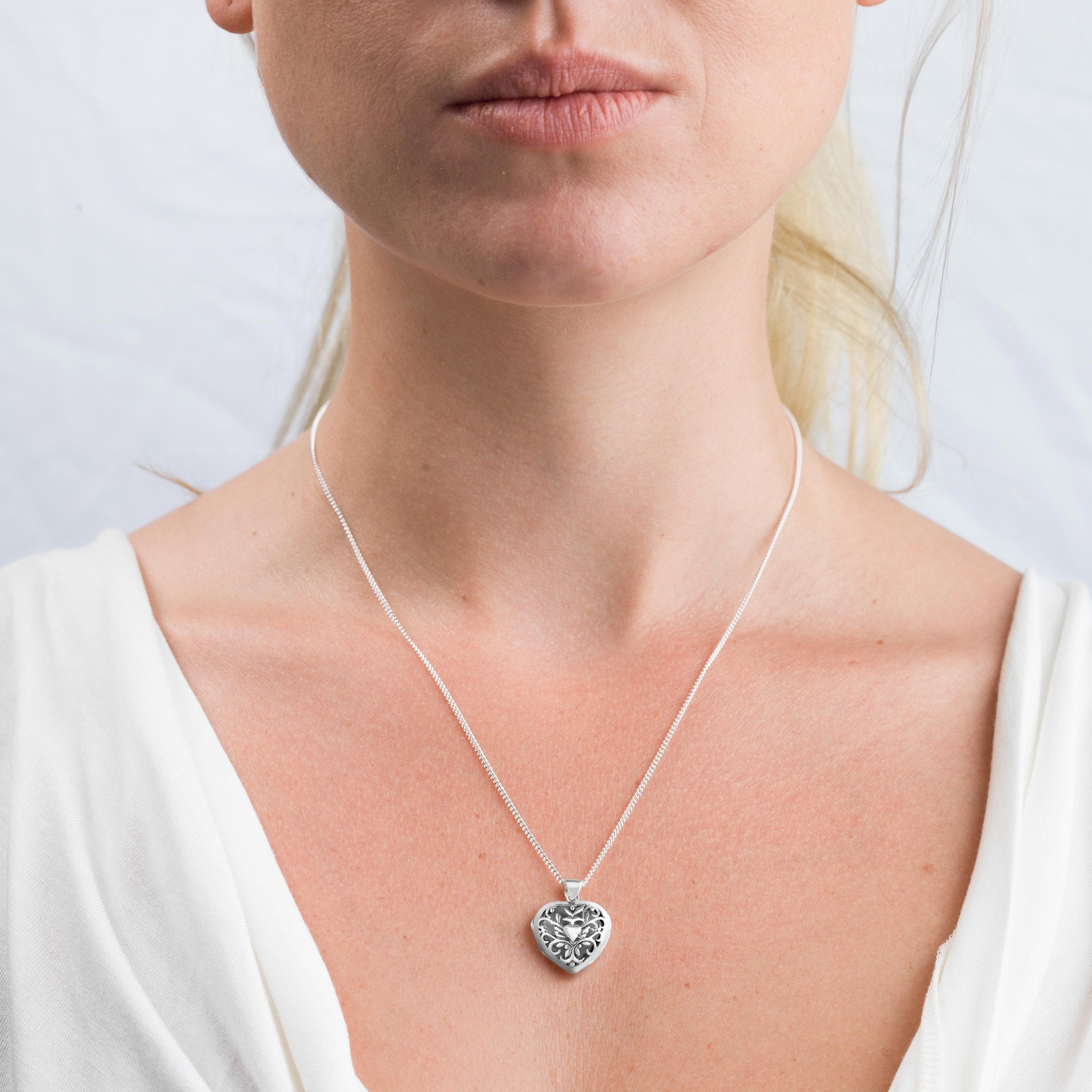 Product title: Scrolling Heart Locket, product type: Locket
