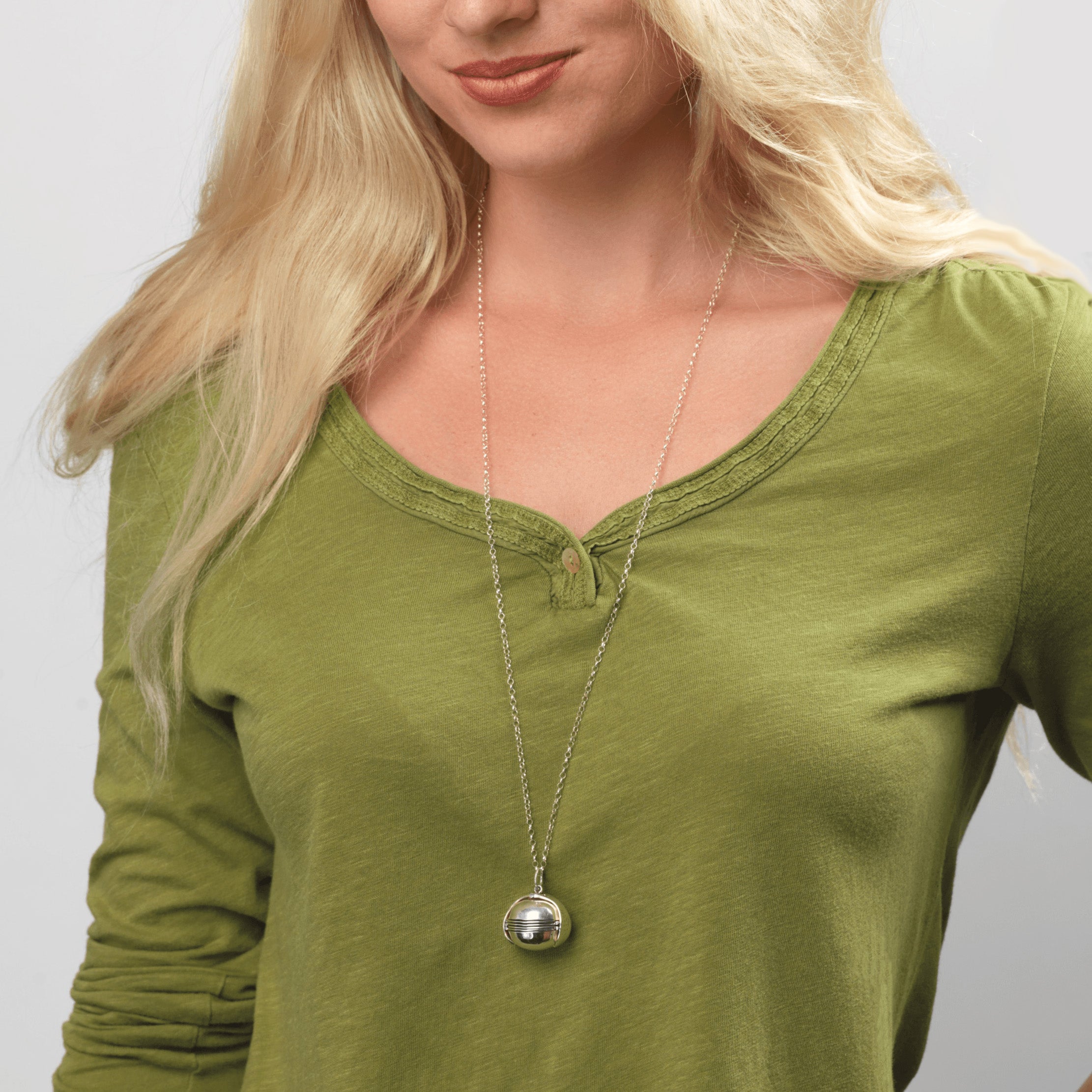 Product title: 6-Photo Locket Ball, product type: Locket