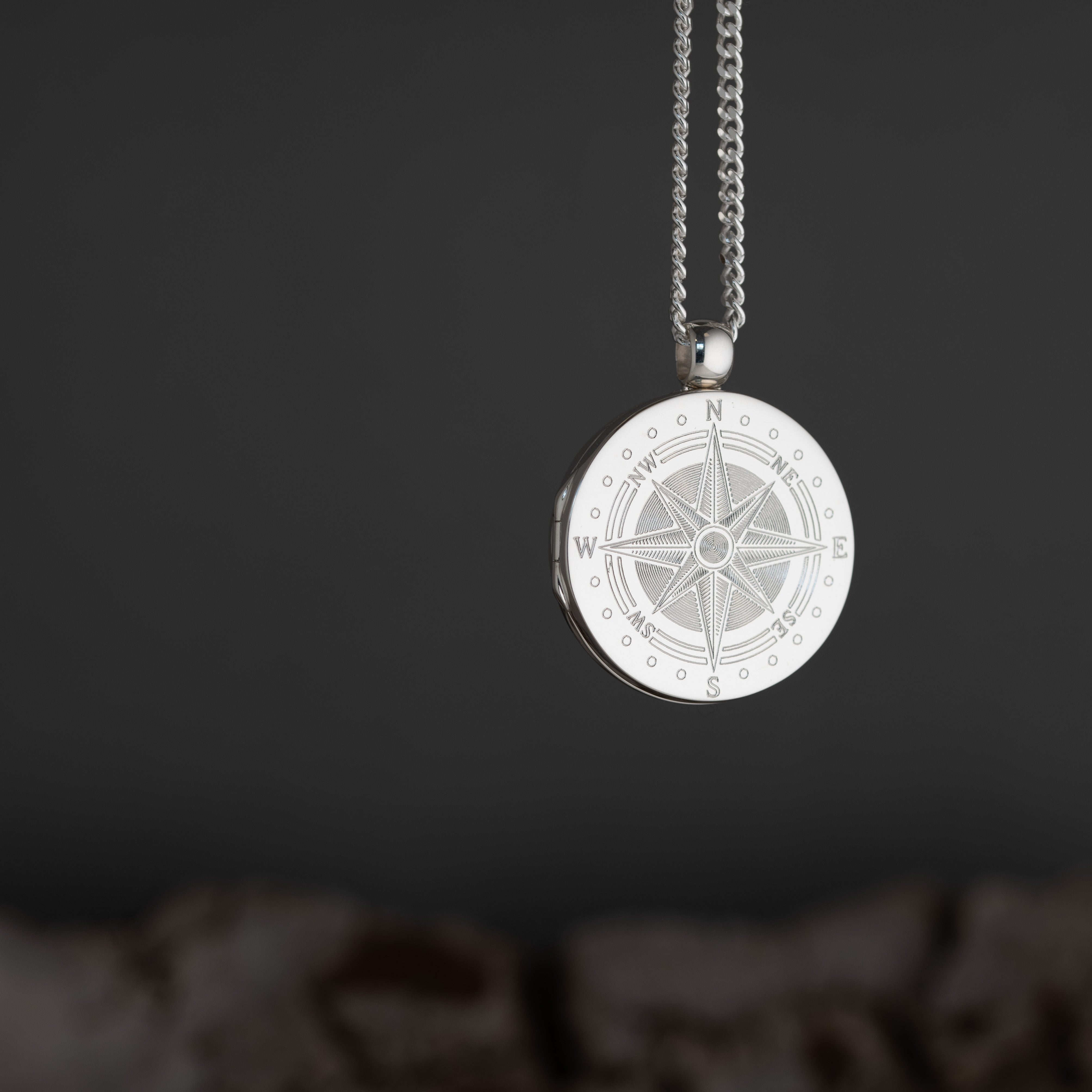 Large Premium Compass Locket – The Locket Tree