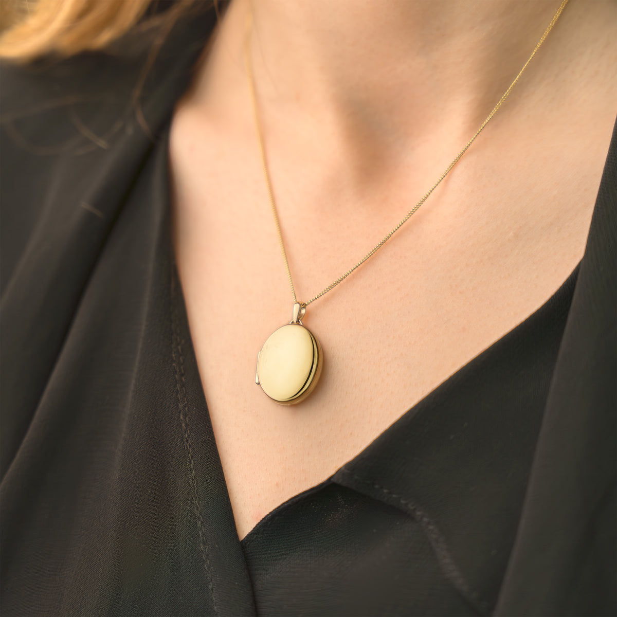 Classic Gold Oval Locket