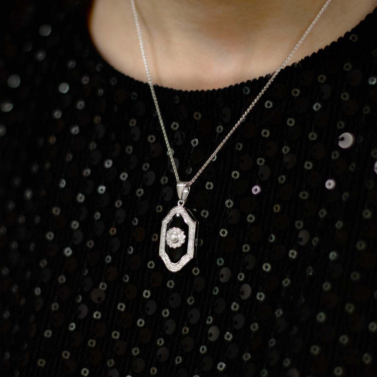 Diamond, Onyx and Pearl White Gold Locket
