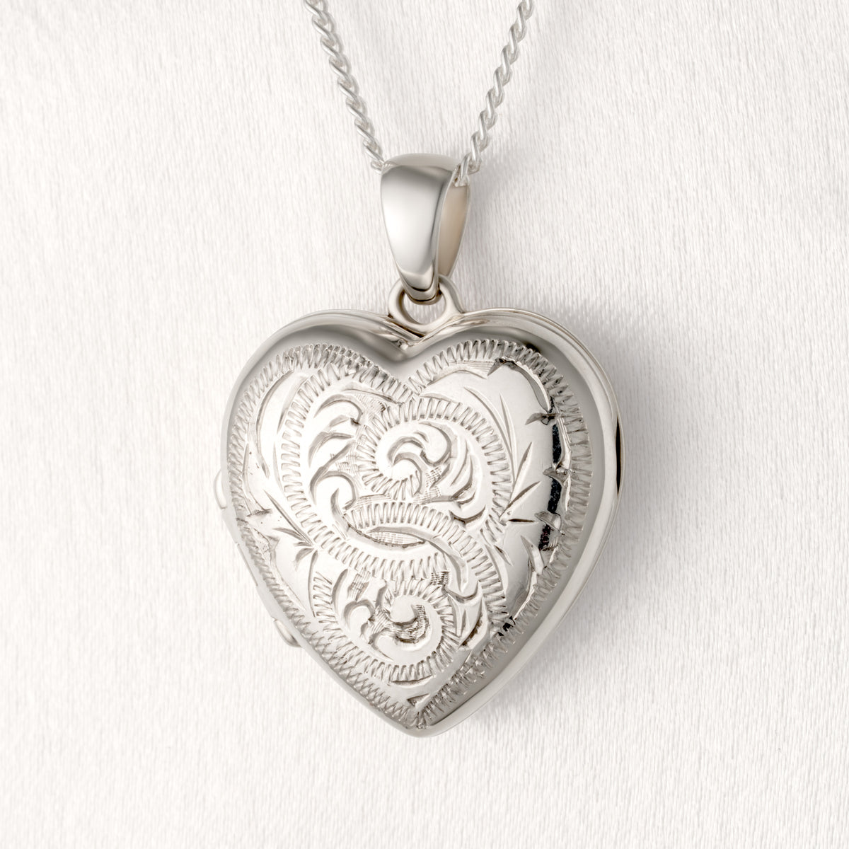 Victorian Style 4-Photo Locket