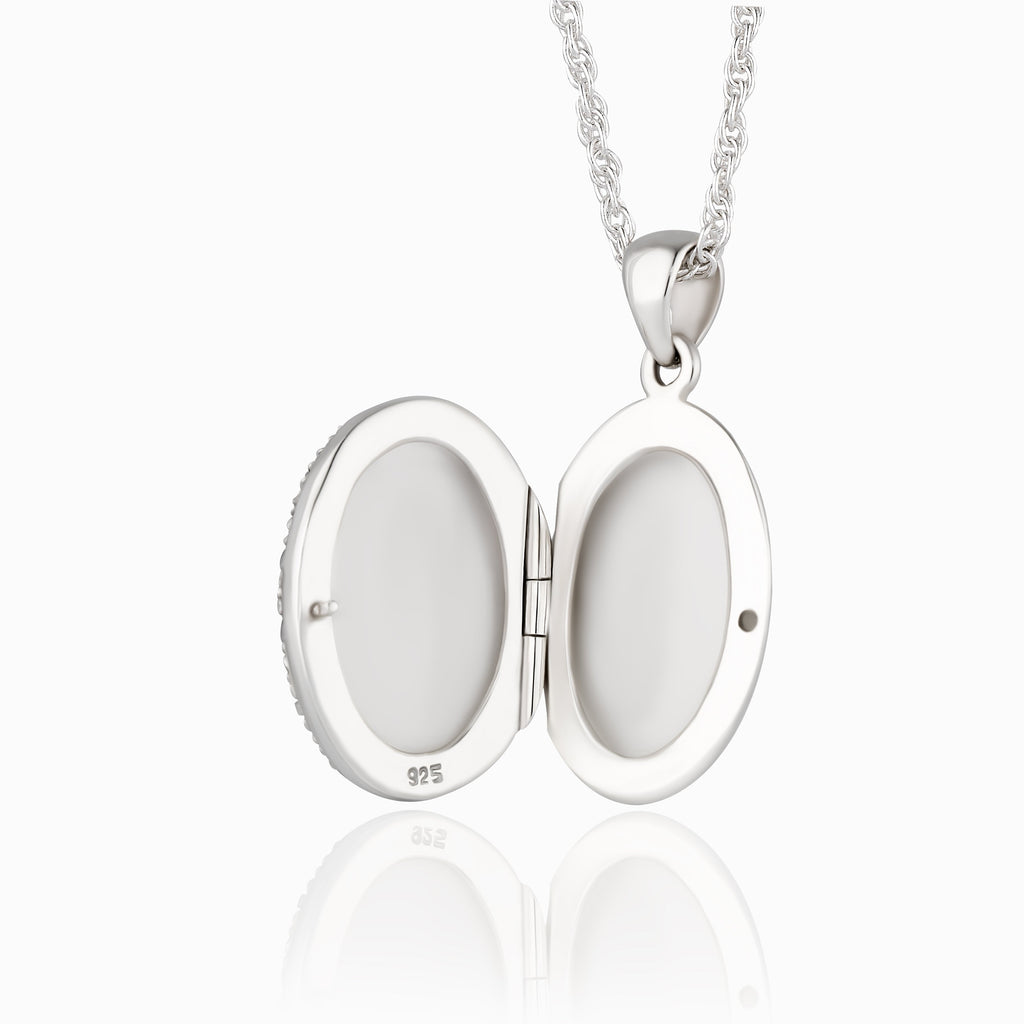 Product title: Oval Dazzle Locket, product type: Locket