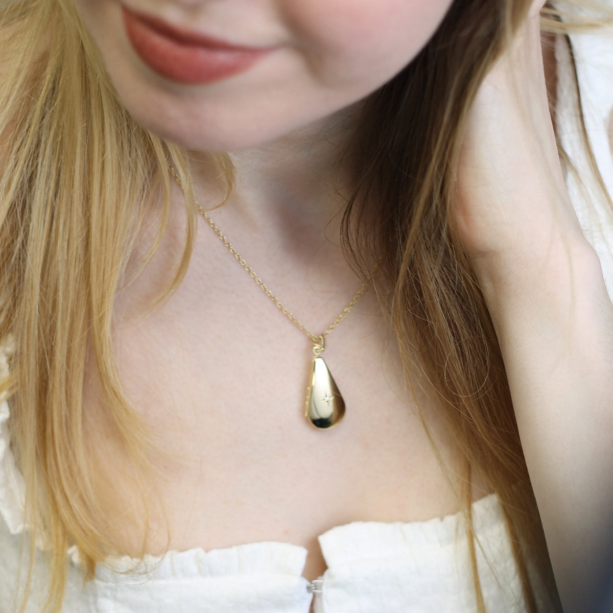 Product title: Diamond Teardrop Locket, product type: Locket