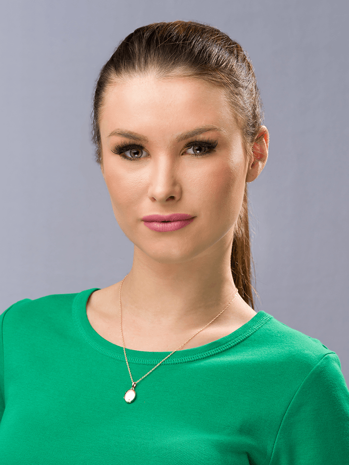 Product title: Petite Gold Oval Locket 15 mm, product type: Locket
