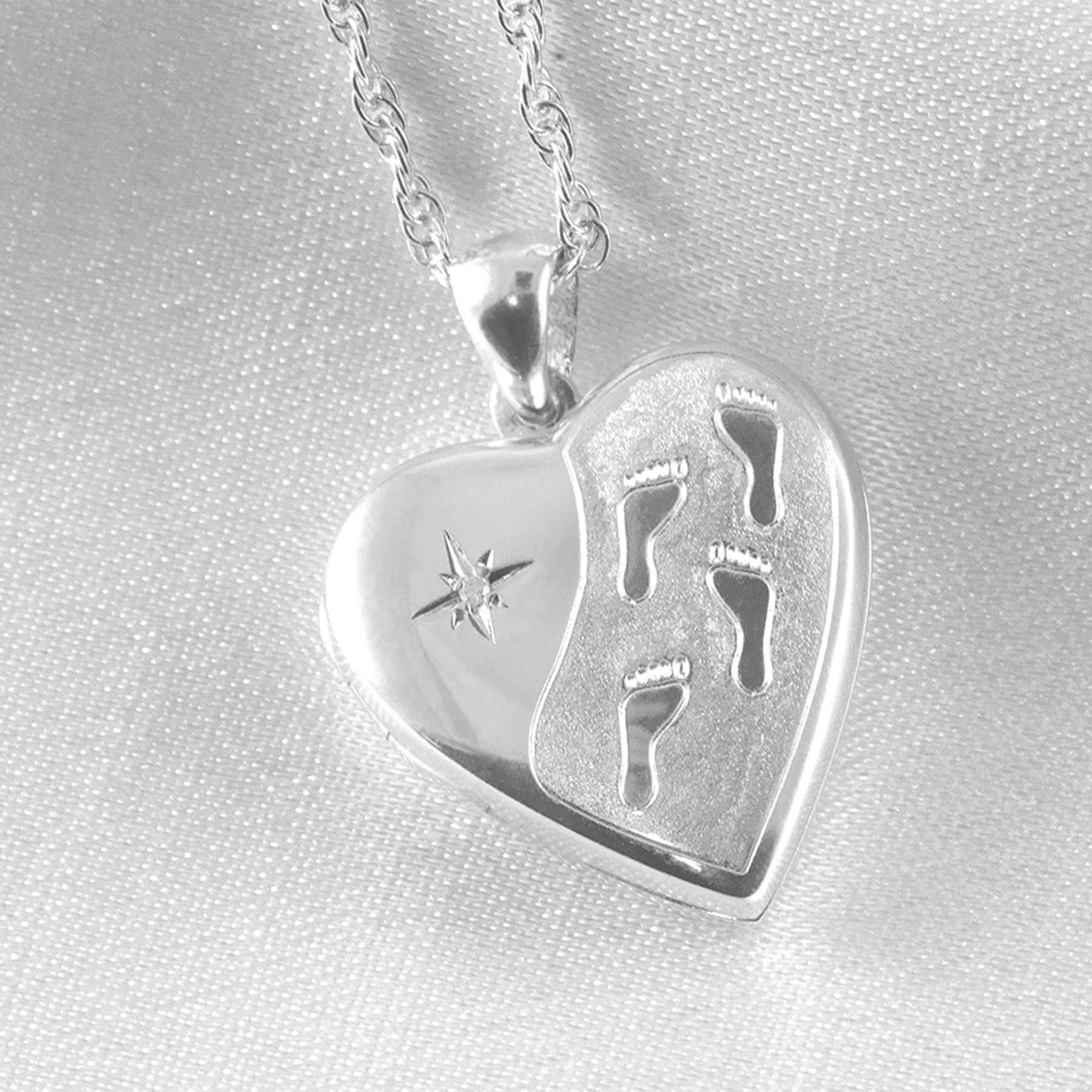 Footprints in the Sand Locket The Locket Tree