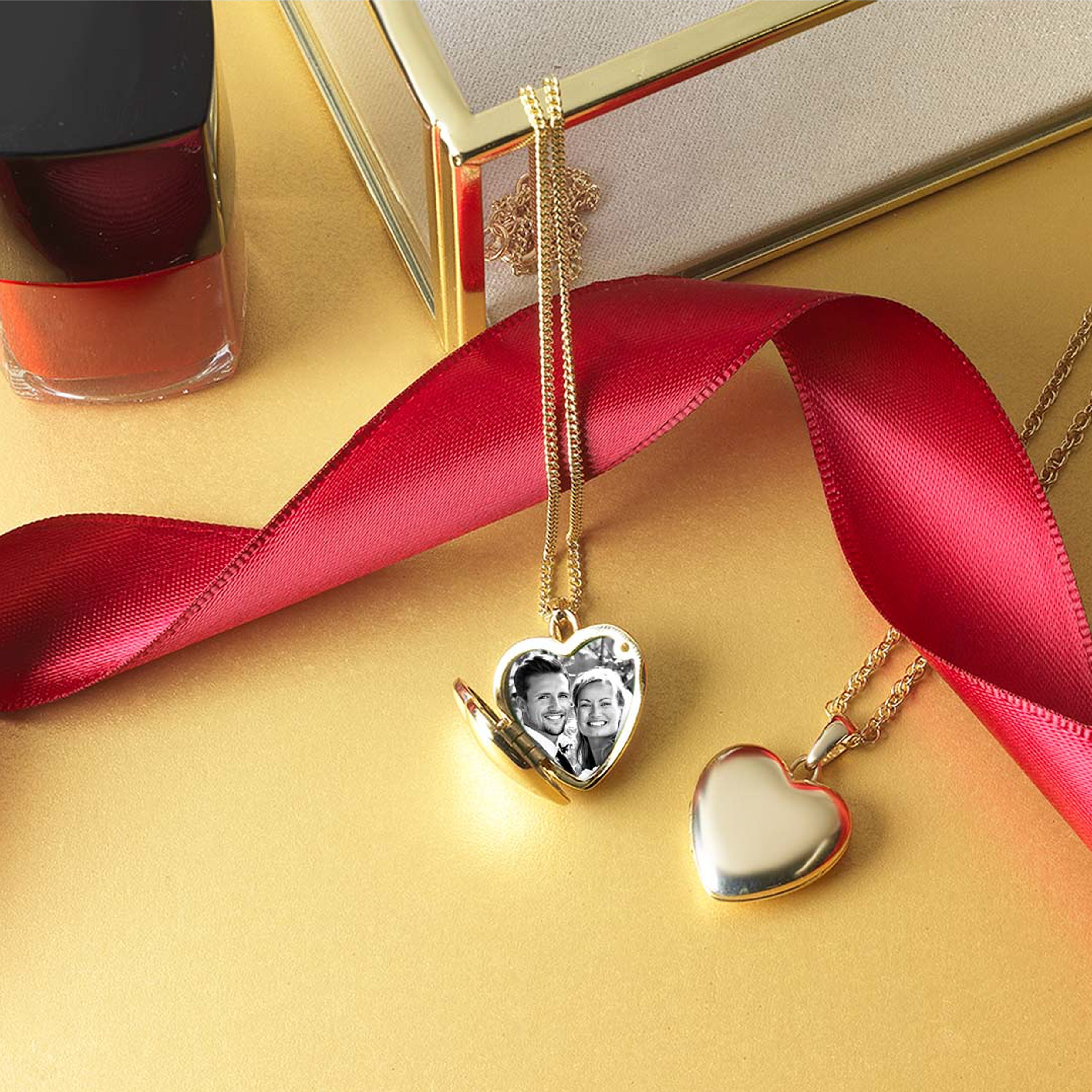 Product title: Premium Gold and Sapphire Heart Locket, product type: Locket