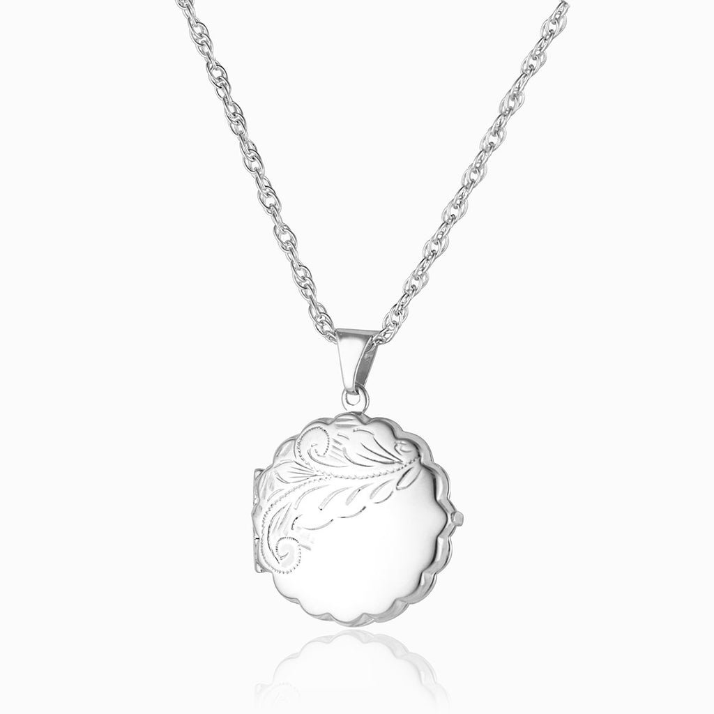 Product title: Silver Scalloped Locket, product type: Locket